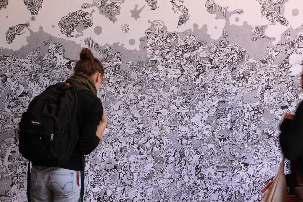 Grand dessin fait au stylo à bille, lors d'une expositiion à la Semencerie Strasbourg